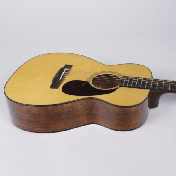 MARTIN GUITARS 0-18-4