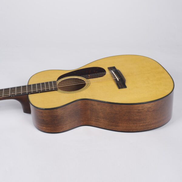 MARTIN GUITARS 0-18-5