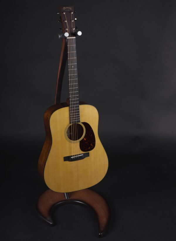 MARTIN GUITARS D-18-7