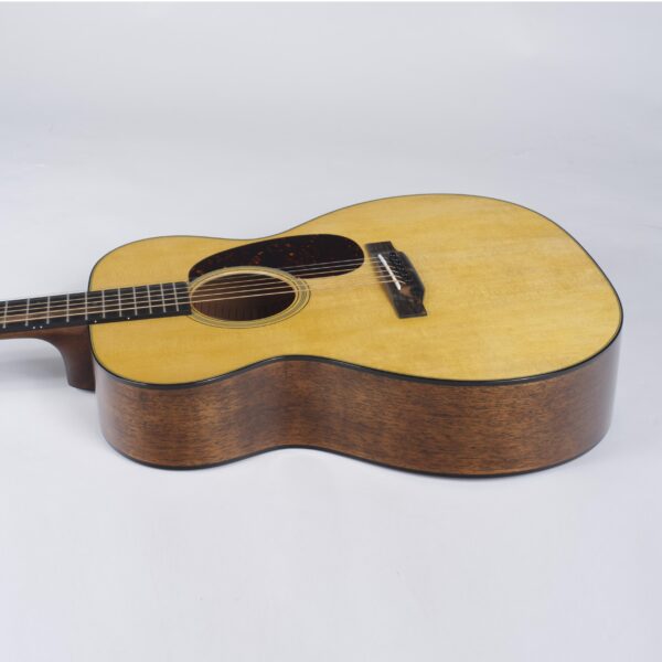 MARTIN GUITARS 000-18-5