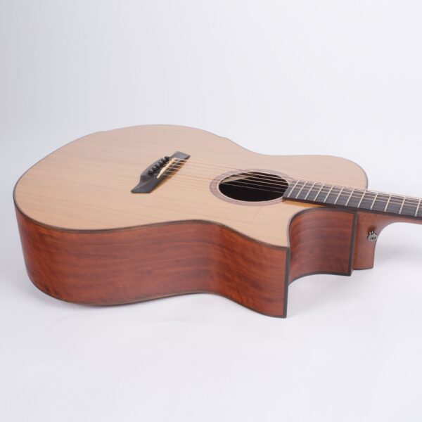 MAESTRO GUITARS Original Series Singa LO CSB C-3